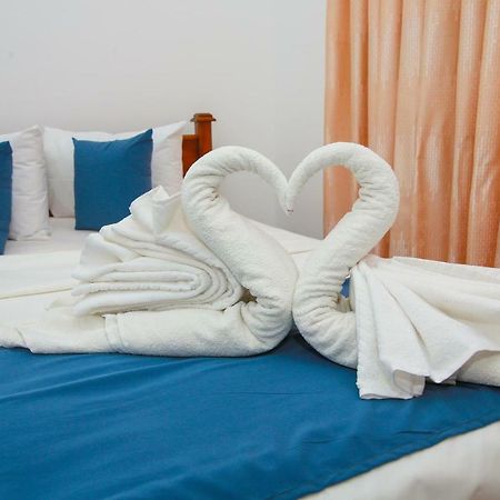 Hotel Sun Blue Уппувелі Екстер'єр фото
